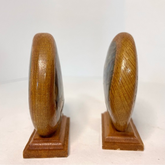 Ataahua New Zealand Genuine Paua Shell Salt and Pepper Shakers - Picture 9 of 10